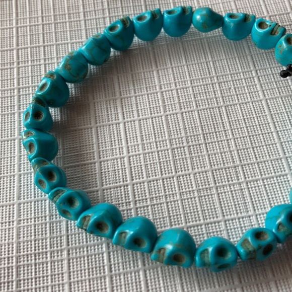 ⚜️Tiny Skulls Turquoise Stone Bracelet! - Picture 3 of 3